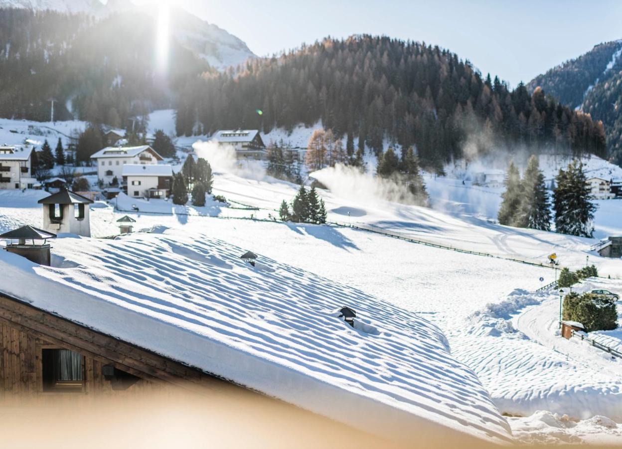 Cadepunt The Dolomites Lodge Selva di Val Gardena Exterior photo